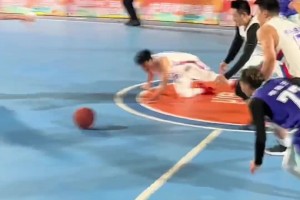 湖人主播佳依担忧：这赛季是不打了吗最近咋了 要解散了吗？