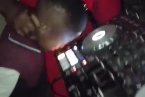 笑死！美国网友恶搞：今天火箭就是这样摩擦湖人的